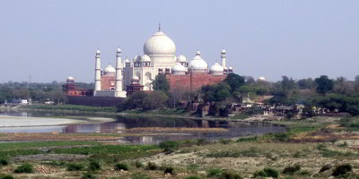 view of the taj mahal from agra fort