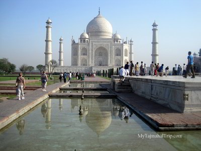 Taj mahal - lotus pond