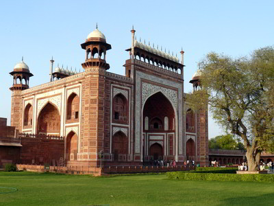 Taj mahal - main gate