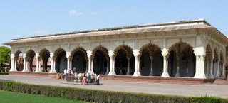 agra fort: diwan-i-aam